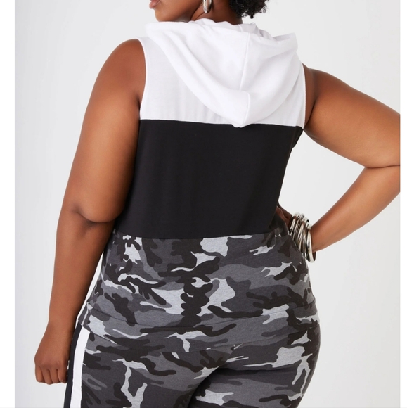 Camo Colorblock Hoodie - Picture 2 of 4